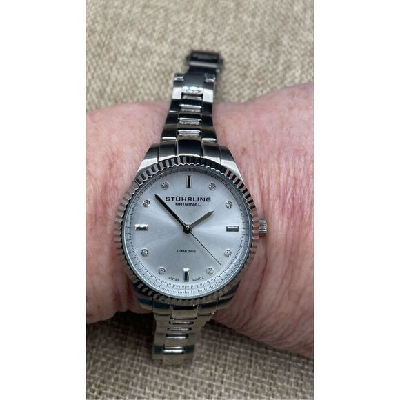 stuhrling Allure 607L Quartz 32mm Classic Women’s Wrist Watch Silver - Picture 1 of 10